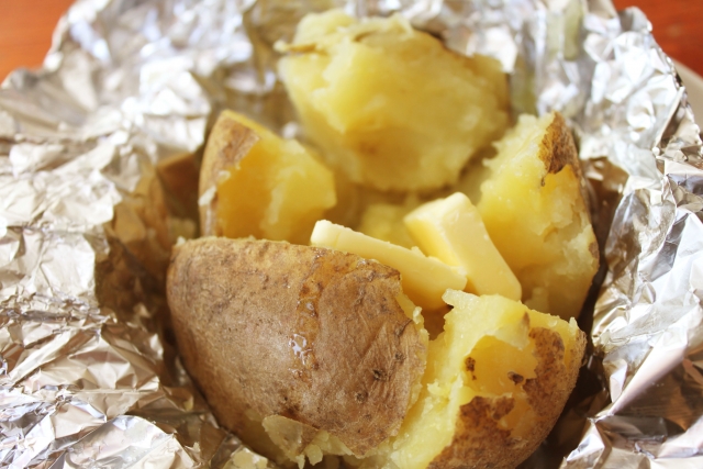 焚き火　じゃがバター　時間