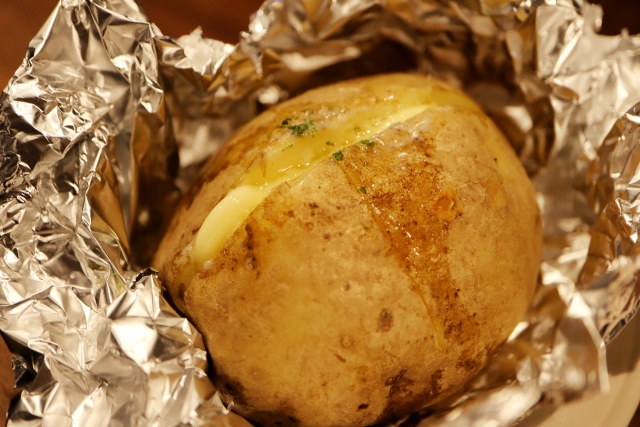 焚き火　じゃがバター　時間