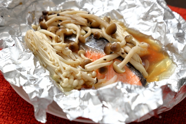 焚き火　魚　アルミホイル