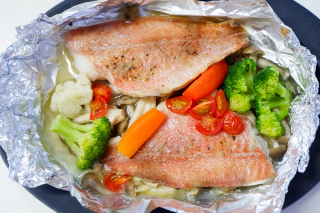 焚き火　魚　アルミホイル