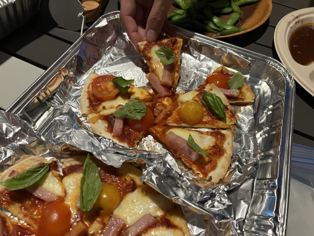 焚き火　アルミホイル　ピザ