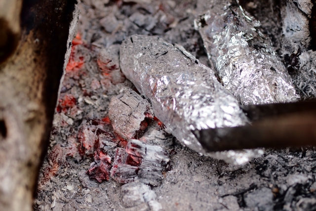 焚き火　アルミホイル　耐熱温度