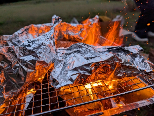 焚き火　アルミホイル　耐熱温度