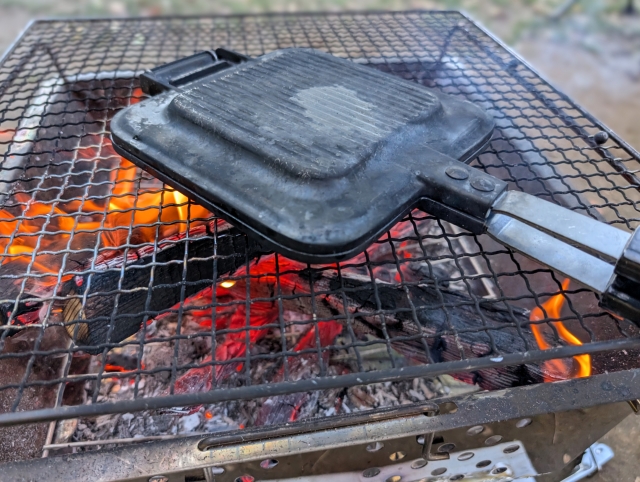 焚き火　餅　アルミホイル