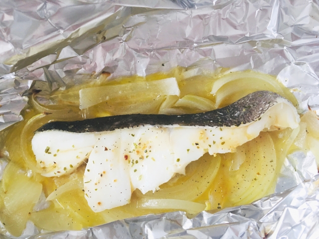 焚き火　魚　アルミホイル