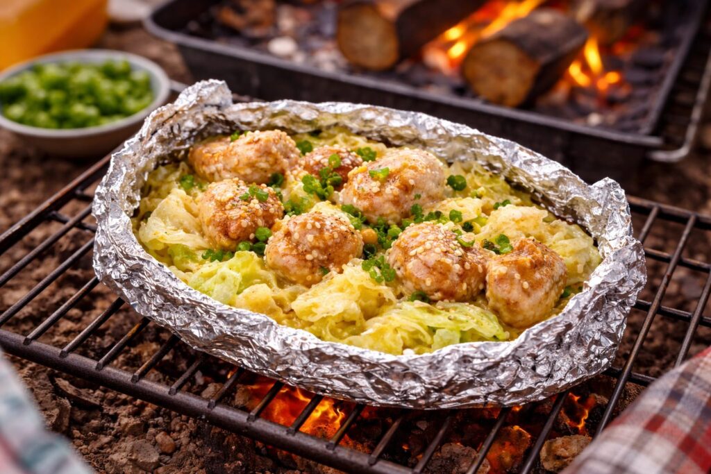 焚き火　鶏肉　アルミホイル