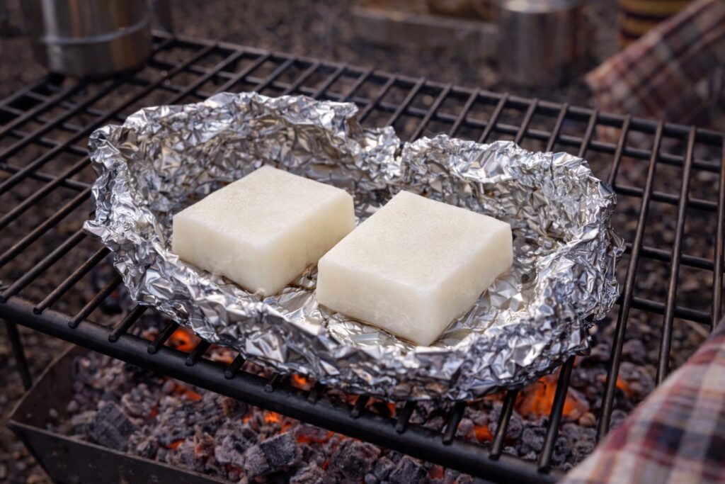焚き火　餅　アルミホイル
