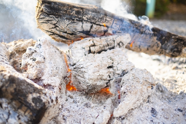 焚き火 灰 処理 アルミホイル