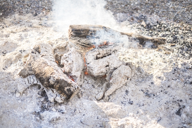 焚き火 灰 処理 アルミホイル